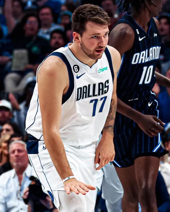 心球员的发 心球员的发