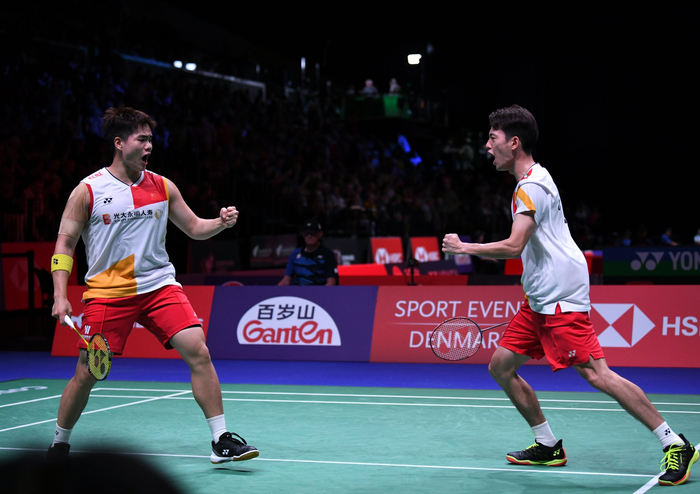 他们的足球 他们的足球