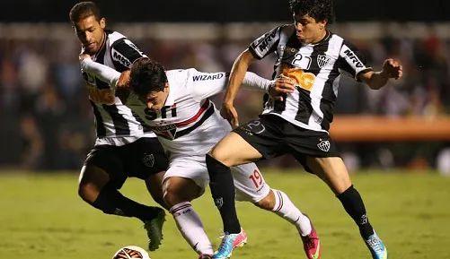 展现出极强 展现出极强