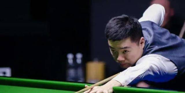 什琴斯尼：很快我就会决定未来，现在最重要的是比赛.